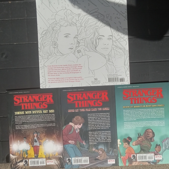 Netflix Stranger Things Graphic Novel 3 Book Boxedset + Official Coloring Book - Picture 2 of 7